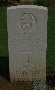 St. Charles De Percy War Cemetery - Knox, Robert