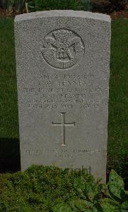 St. Charles De Percy War Cemetery - Lenney, Gordon William