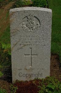 St. Charles De Percy War Cemetery - MacGillivray, Peter