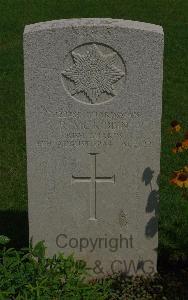 St. Charles De Percy War Cemetery - McKibbin, Richard