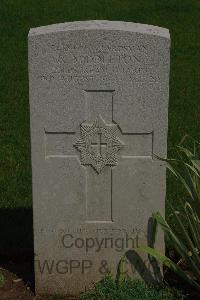 St. Charles De Percy War Cemetery - Middleton, Robert