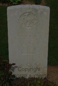 St. Charles De Percy War Cemetery - Skinner, Dennis Edwin