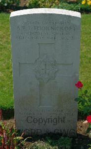 St. Charles De Percy War Cemetery - Thornicroft, Albert