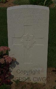 St. Charles De Percy War Cemetery - Thorpe, Dennis