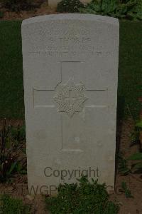 St. Charles De Percy War Cemetery - Thorpe, Edward