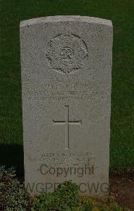 St. Charles De Percy War Cemetery - Young, Peter Hugh Harold