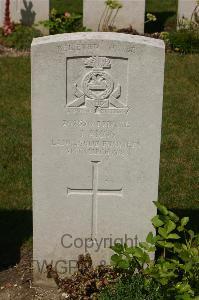 Templeux-Le-Guerard British Cemetery - Amos, J