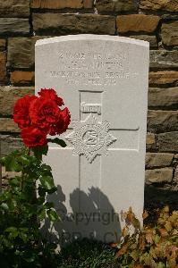 Templeux-Le-Guerard British Cemetery - Andrews, W H