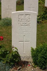 Templeux-Le-Guerard British Cemetery - Barker, J