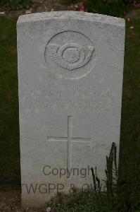 Templeux-Le-Guerard British Cemetery - Barraclough, Gilbert