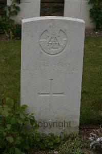 Templeux-Le-Guerard British Cemetery - Bestford, W