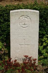 Templeux-Le-Guerard British Cemetery - Bird, T