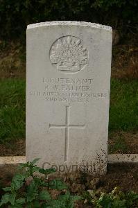 Toutencourt Communal Cemetery - Palmer, Reginald Wallis