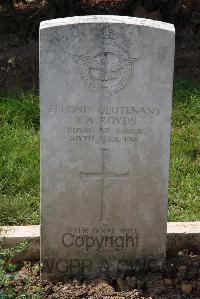 Toutencourt Communal Cemetery - Royds, Thomas Alington