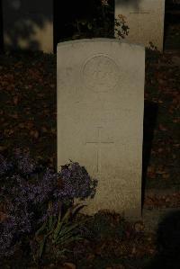 Vermelles British Cemetery - Ackerman, Paul