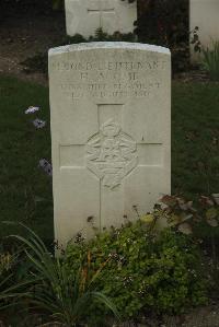 Vermelles British Cemetery - Acomb, Horace