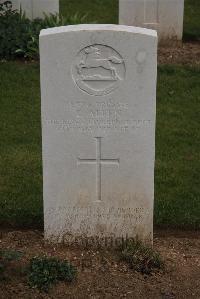 Wancourt British Cemetery - Allen, T