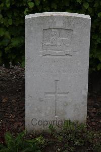 Wancourt British Cemetery - Bate, R