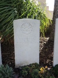 Warloy-Baillon Communal Cemetery Extension - Barnett, F