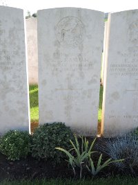 Warloy-Baillon Communal Cemetery Extension - Basham, S B