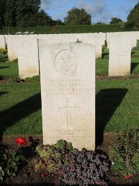 Warloy-Baillon Communal Cemetery Extension - Beech, Harry