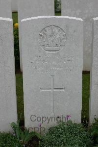 Warloy-Baillon Communal Cemetery Extension - Benporath, Frank Hilton