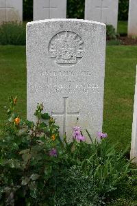 Warloy-Baillon Communal Cemetery Extension - Beyer, Henry Samuel