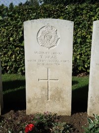 Warloy-Baillon Communal Cemetery Extension - Biggs, T