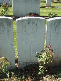 Zouave Valley Cemetery Souchez - Curtis, C