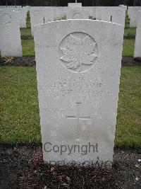 Brookwood Military Cemetery - Beauchamps, Henri