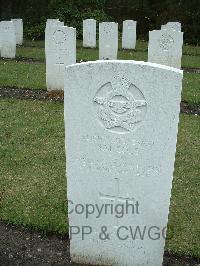 Brookwood Military Cemetery - Cole, Saxon Millis