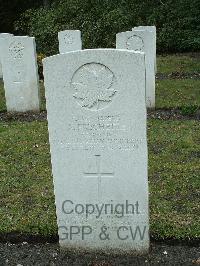 Brookwood Military Cemetery - Frechette, Aldoria