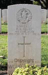 Minturno War Cemetery - Allan, Robert Lee