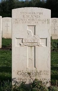 Minturno War Cemetery - Jones, Emerson William