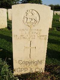 Minturno War Cemetery - Jones, Leslie Stanley