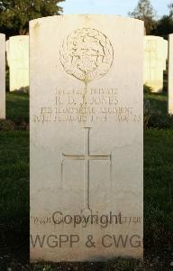 Minturno War Cemetery - Jones, Ronald Dennis Jupp