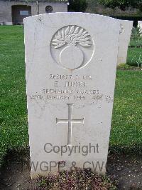 Minturno War Cemetery - Judge, Edward