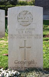 Minturno War Cemetery - King, Leslie Frank