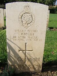 Minturno War Cemetery - Knight, John