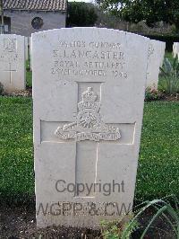 Minturno War Cemetery - Lancaster, Sidney