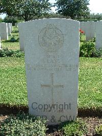 Minturno War Cemetery - Lang, Bernard