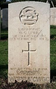 Minturno War Cemetery - Lewis, Owen Glyndwr