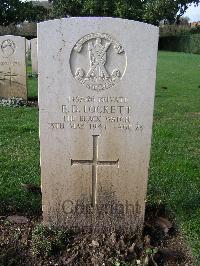 Minturno War Cemetery - Lockett, Eric Douglas