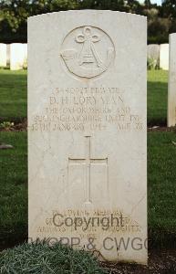 Minturno War Cemetery - Loryman, David Henry