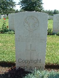 Minturno War Cemetery - MacDonald, William Kitchener