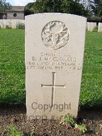 Minturno War Cemetery - MacDonald, Donald John