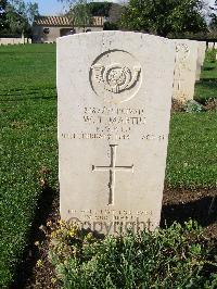 Minturno War Cemetery - Martin, William Thomas