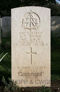 Minturno War Cemetery - Masser, Eric Verdun