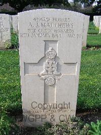 Minturno War Cemetery - Matthews, Albert James