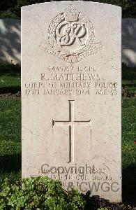 Minturno War Cemetery - Matthews, Richard